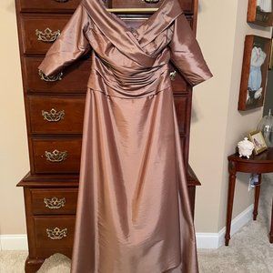 Bonny Brand Shimmery Taupe Polyester Satin Gown - 16 Petite with small train